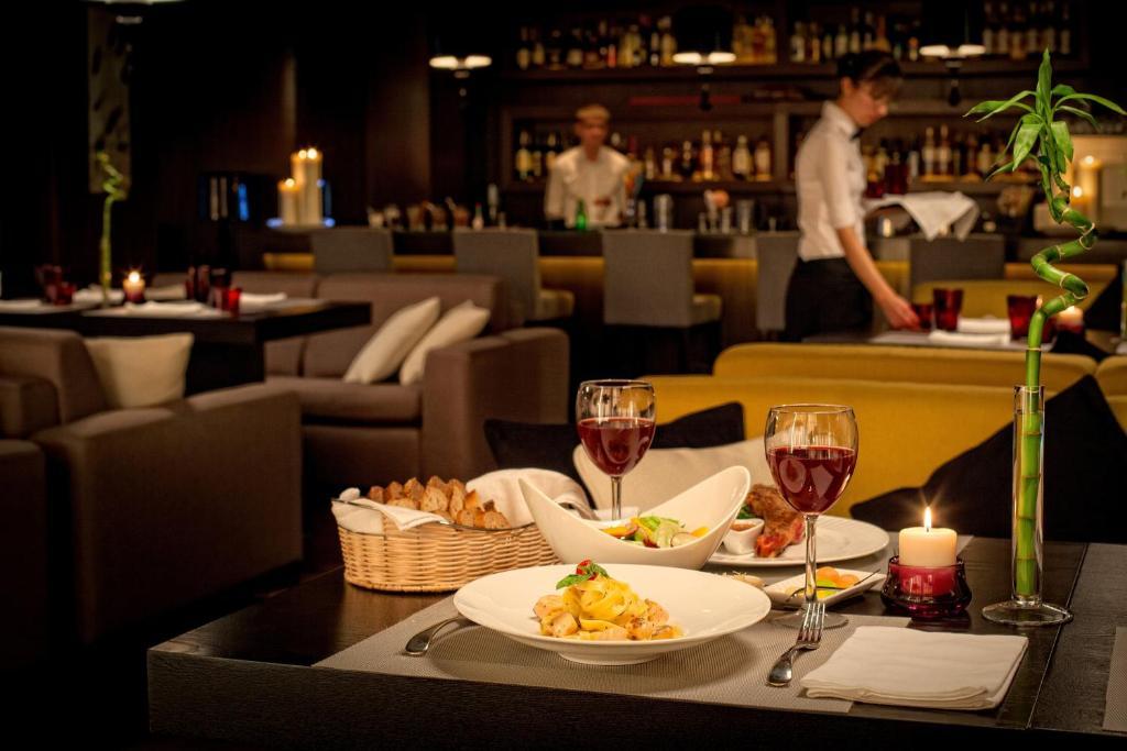 Voyage Hotel Karagandy エクステリア 写真