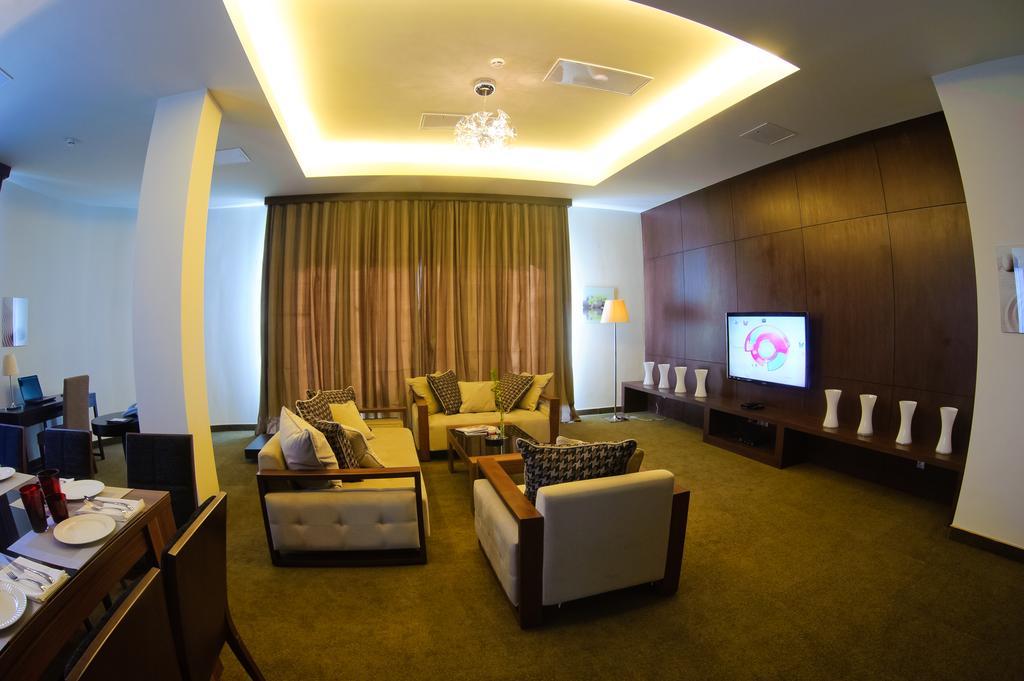 Voyage Hotel Karagandy エクステリア 写真