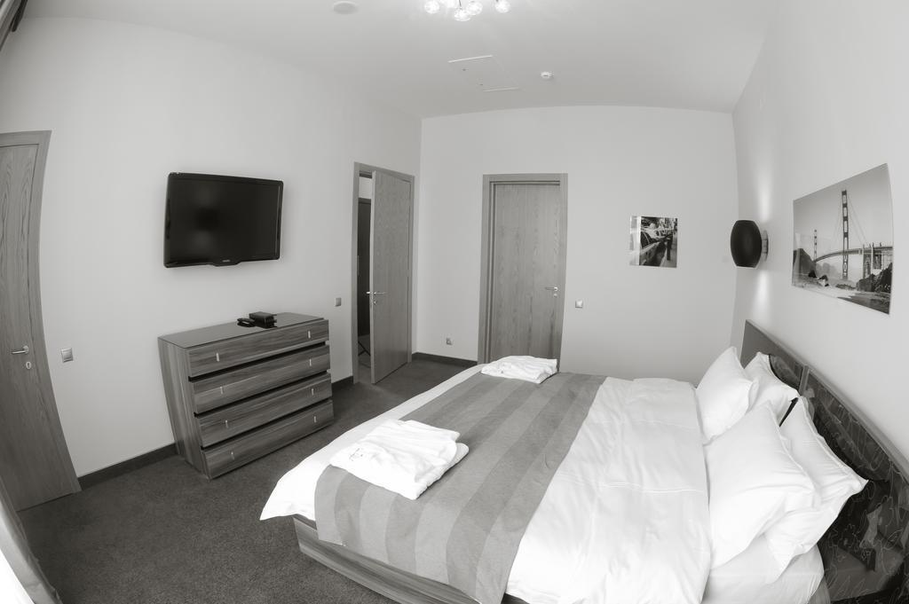Voyage Hotel Karagandy エクステリア 写真