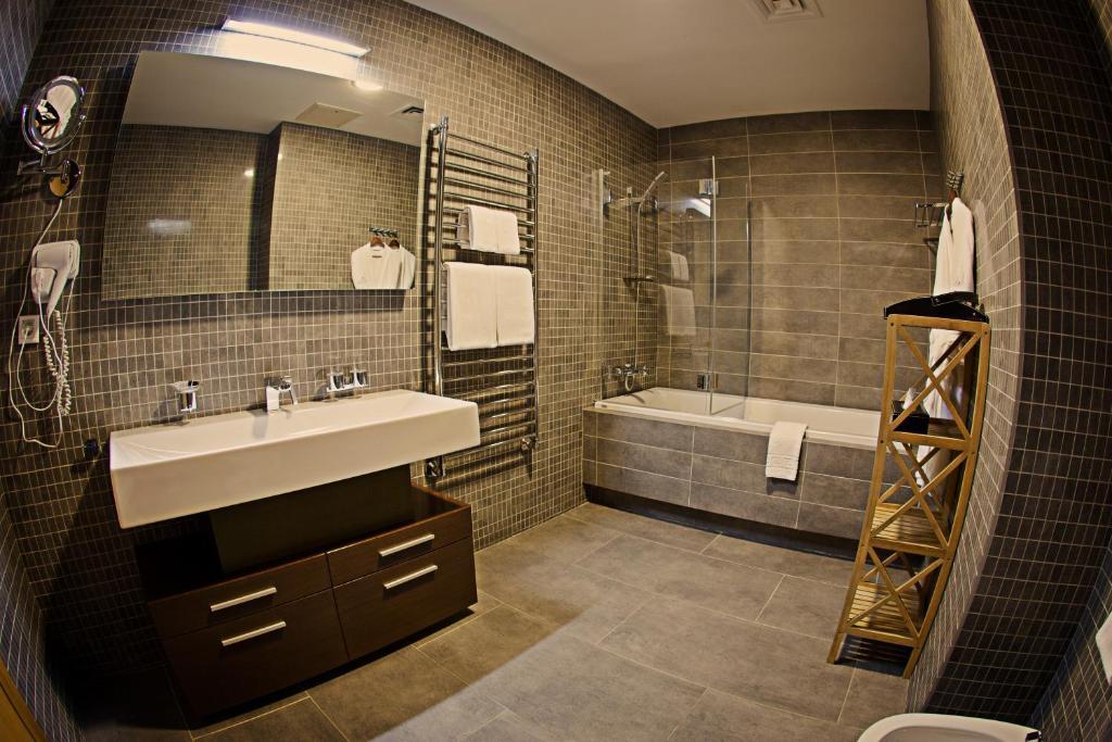 Voyage Hotel Karagandy 部屋 写真