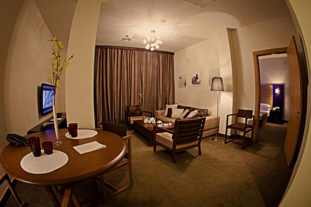 Voyage Hotel Karagandy 部屋 写真