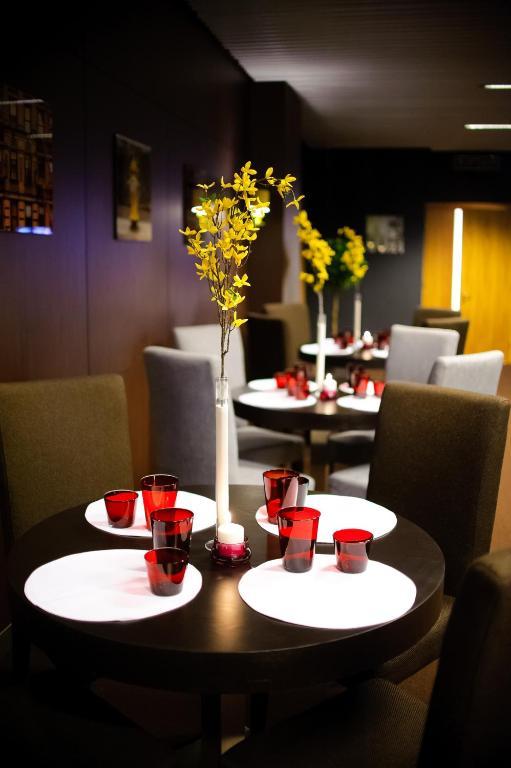 Voyage Hotel Karagandy エクステリア 写真